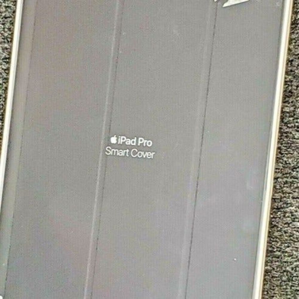 Smart Cover Case Apple iPad Pro 10.5 inch Charcoal Gray MQ082ZM/A NEW